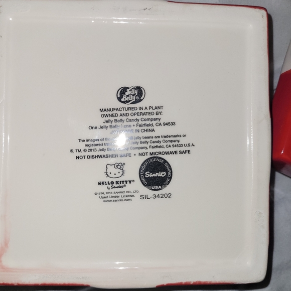 Hello Kitty Jelly Belly Candy Christmas Square Box Jar 5 1/2"‎ x 5 1/2" x 6 1/2" - Picture 5 of 5